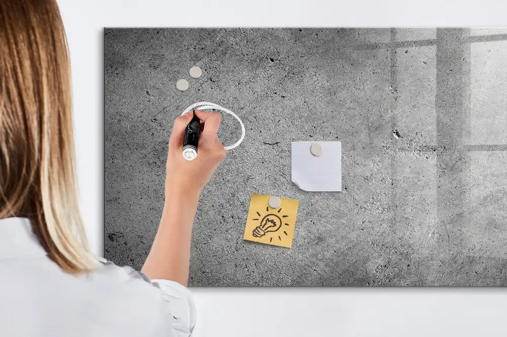Magnetická kreslící tabule v dekoru průmyslový beton