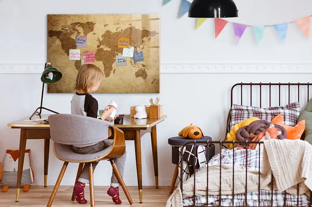 Magnetická kreslící tabule s motivem staré mapy světa