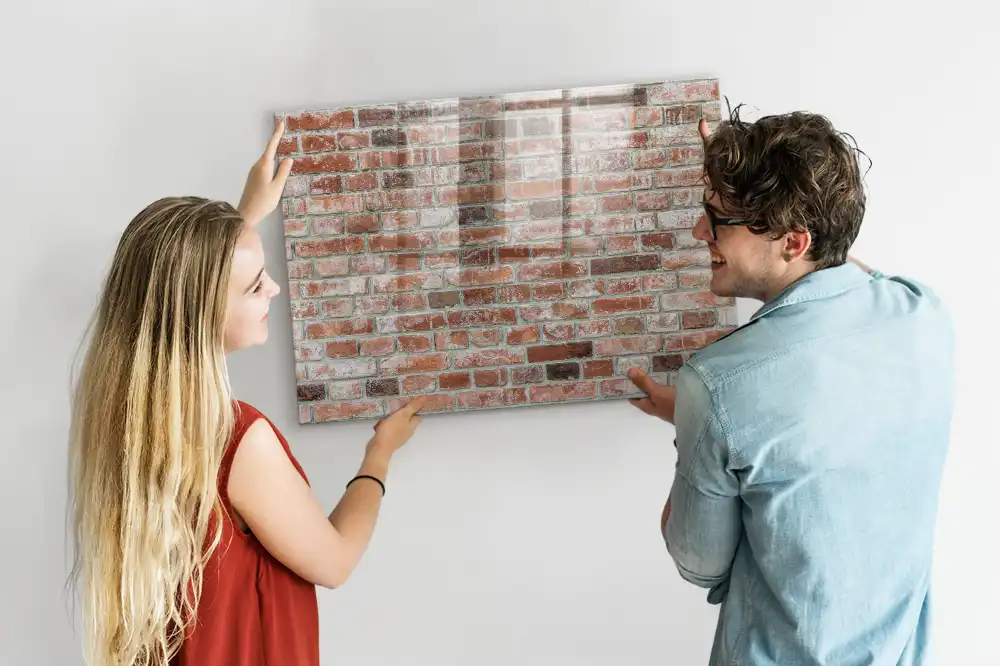 Magnetická psací tabule s motivem cihlové zdi