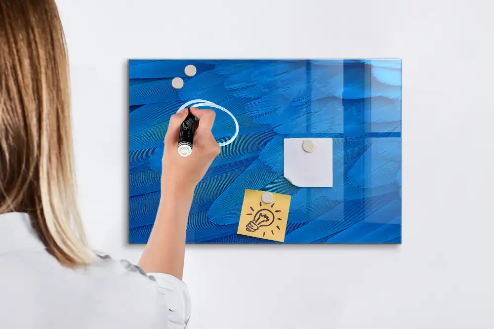 Magnetická psací tabule ve tvaru peří