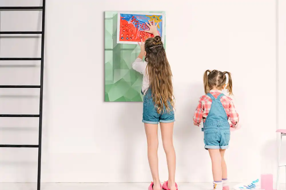 Magnetická popisovací tabule ve tvaru trojúhelníku