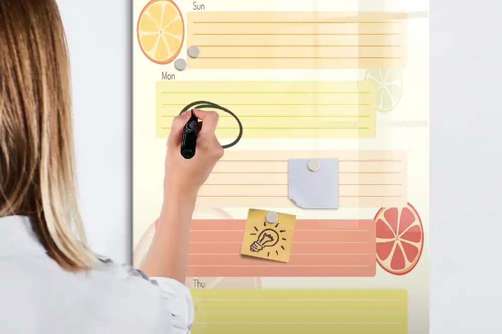 Magnetická popisovací tabule na plánování menu