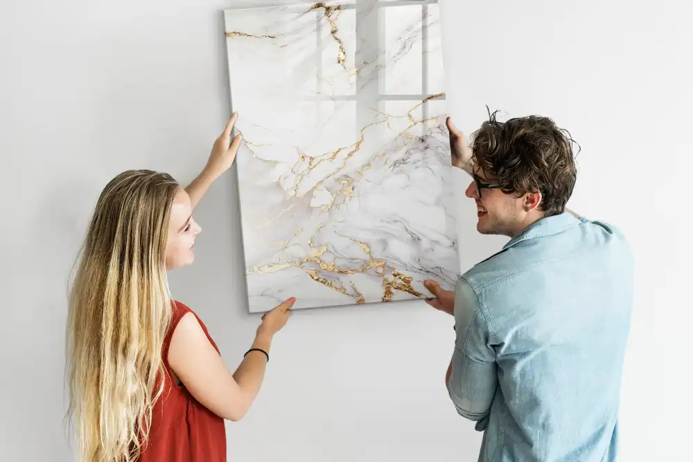 Dekorativní magnetická psací tabule v designu mramoru