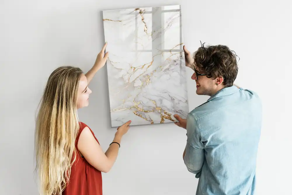 Dekorativní magnetická psací tabule v designu mramoru