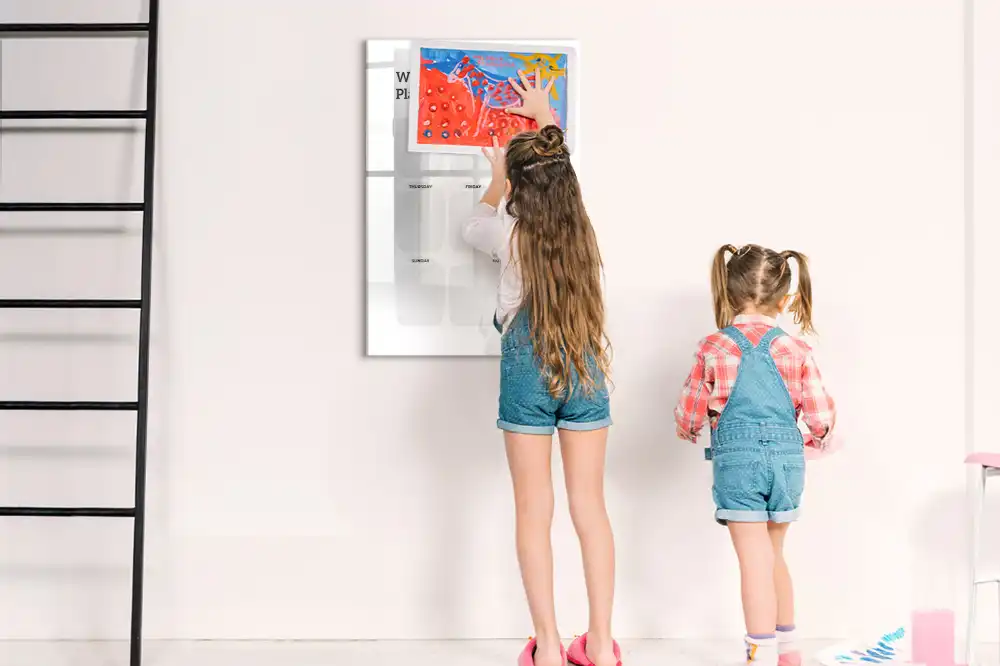 Magnetická tabule na kreslení s týdenním rozvrhem