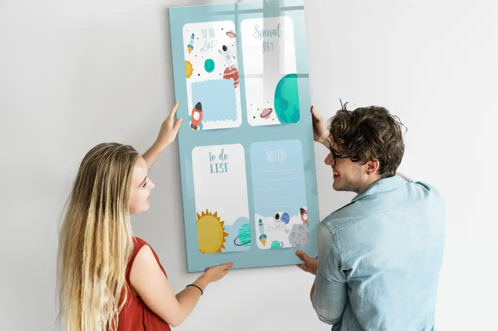 Magnetická psací tabule s motivem vesmírného kalendáře