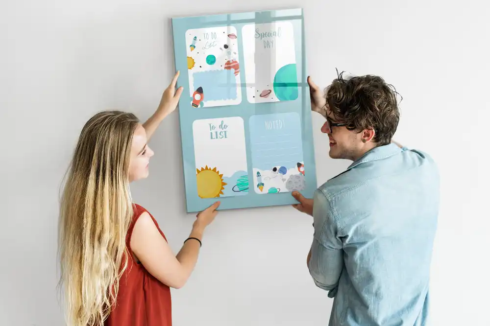 Magnetická psací tabule s motivem vesmírného kalendáře