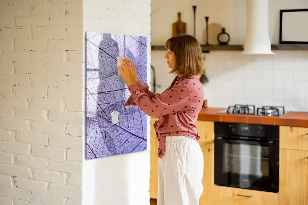 Magnetická kreslicí tabulka se strukturou listu
