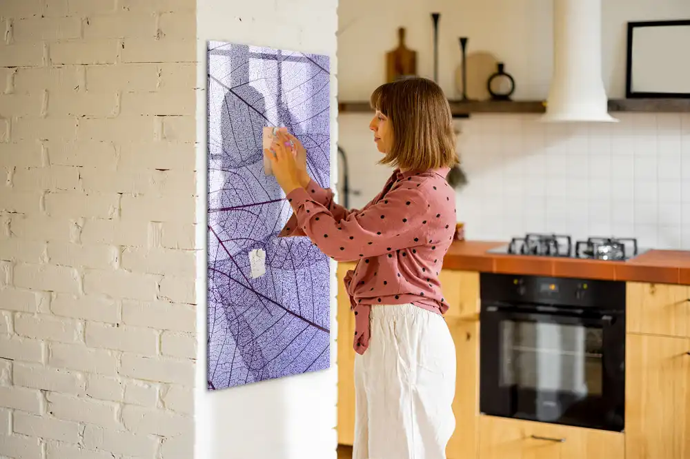Magnetická kreslicí tabulka se strukturou listu