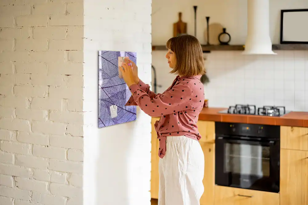 Magnetická kreslicí tabulka se strukturou listu