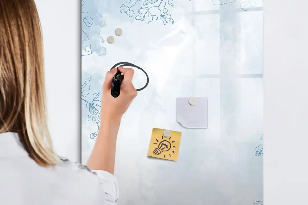 Magnetická kreslící tabule s motivem květinové skici