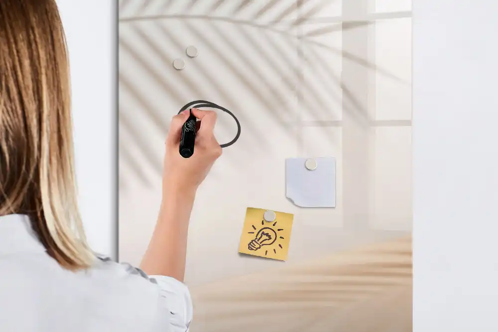 Magnetická popisovací tabule se stínem palmového listu