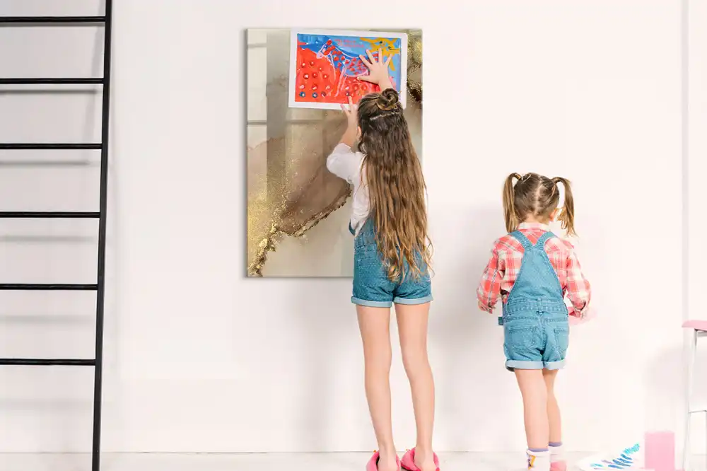 Magnetická popisovací tabule s mramorovým designem a třpytkami