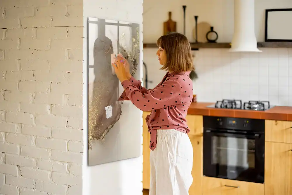 Magnetická popisovací tabule s mramorovým designem a třpytkami