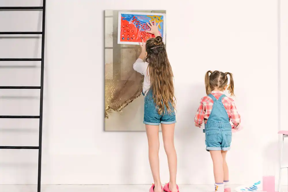 Magnetická popisovací tabule s mramorovým designem a třpytkami