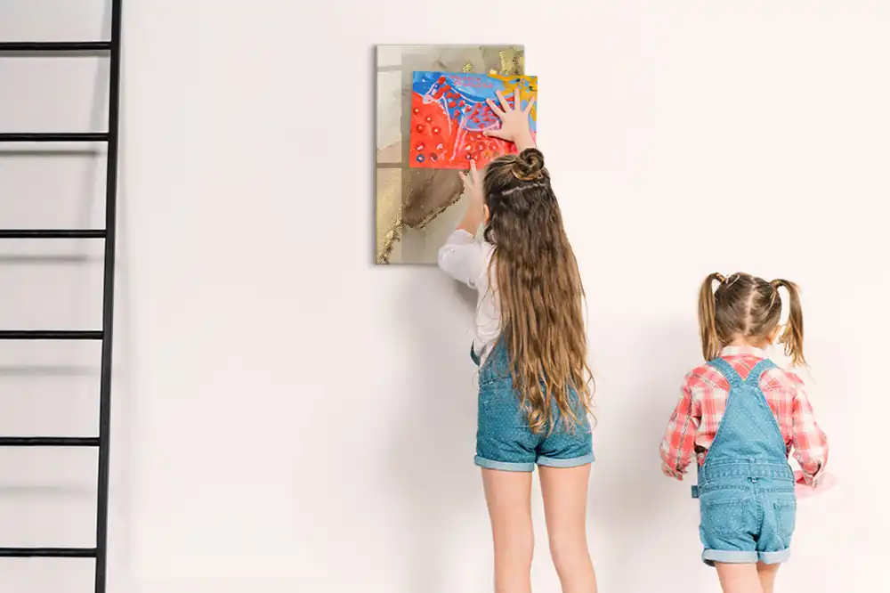 Magnetická popisovací tabule s mramorovým designem a třpytkami