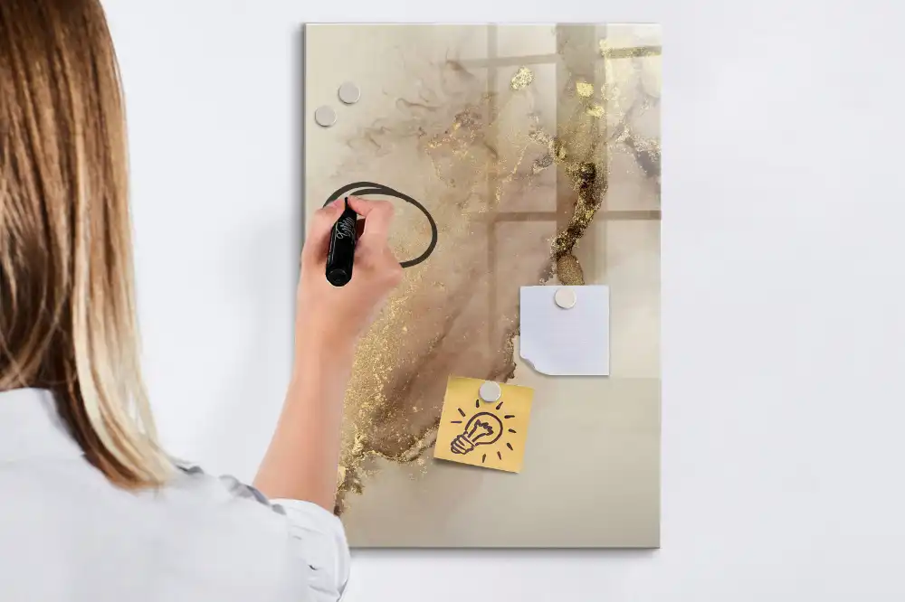 Magnetická popisovací tabule s mramorovým designem a třpytkami