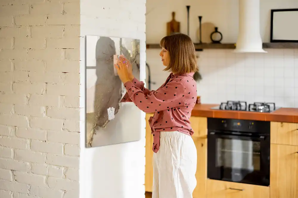 Magnetická popisovací tabule s mramorovým designem a třpytkami
