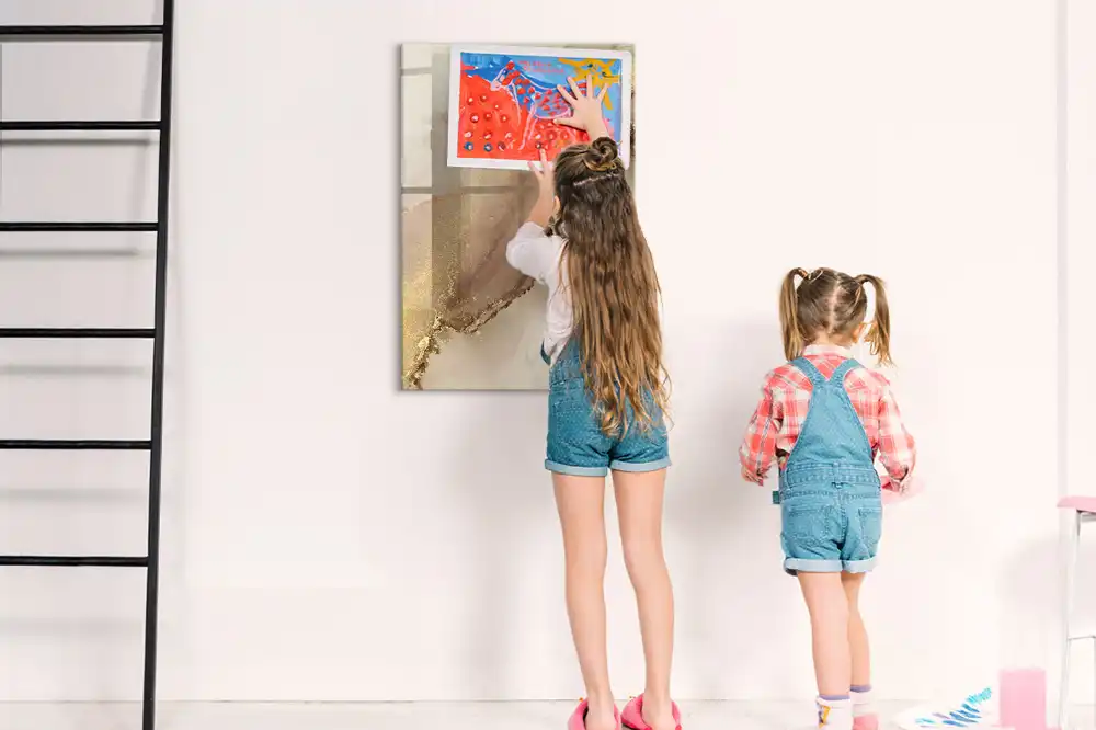 Magnetická popisovací tabule s mramorovým designem a třpytkami