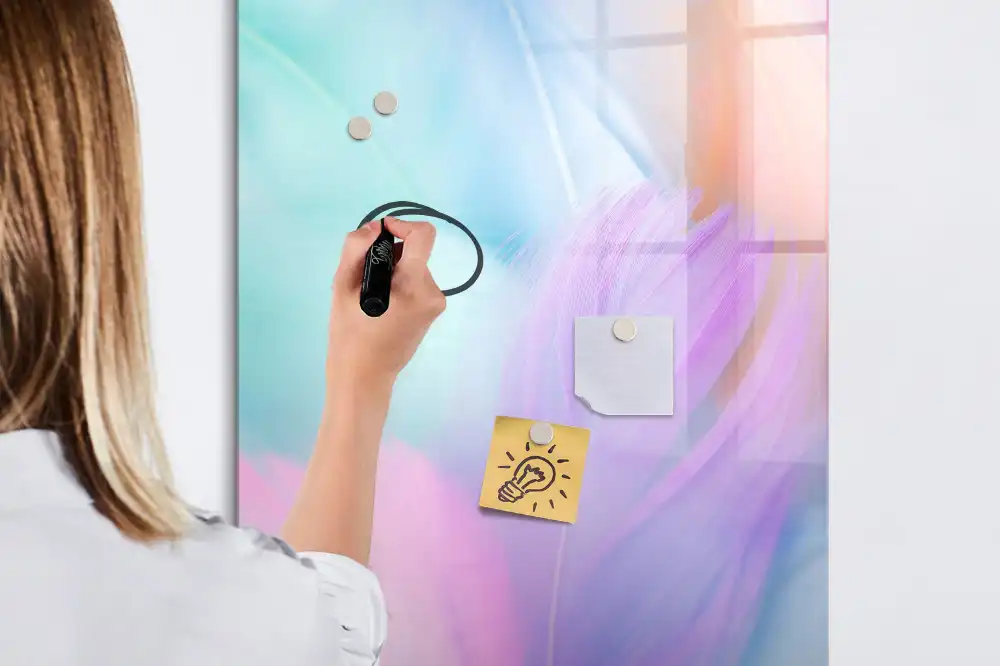 Magnetická psací tabule peří v pastelových barvách