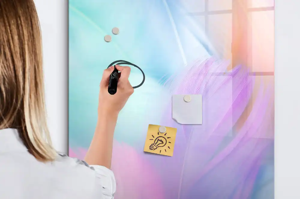 Magnetická psací tabule peří v pastelových barvách