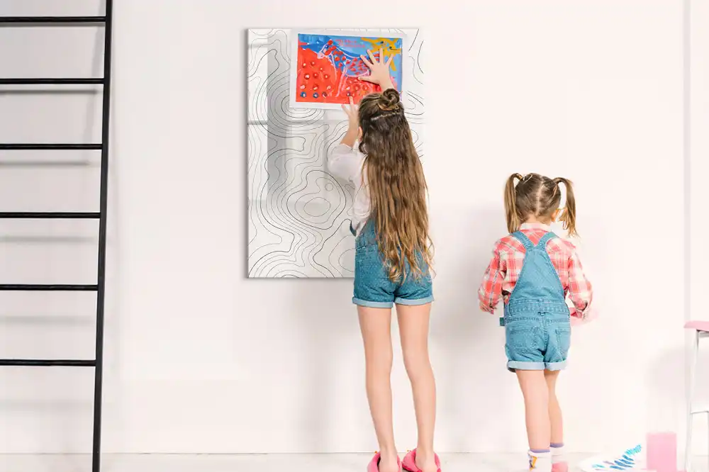 Magnetická popisovací tabule s motivem abstraktních linií