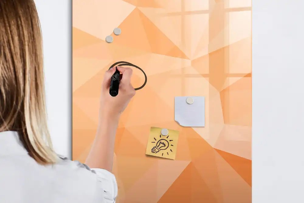 Magnetická popisovací tabule pro skládání trojúhelníků