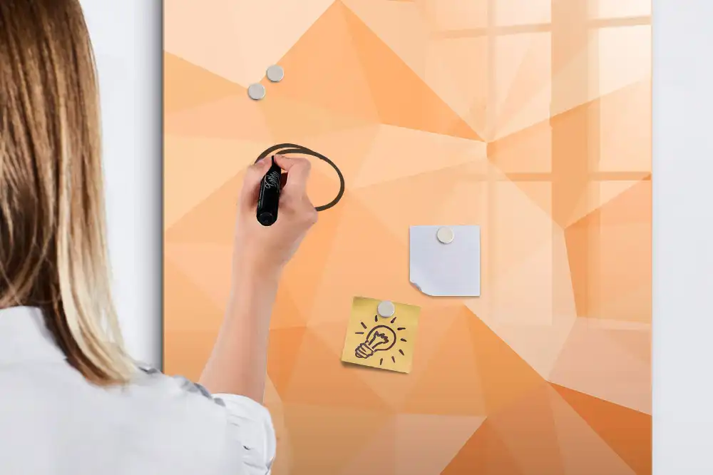 Magnetická popisovací tabule pro skládání trojúhelníků