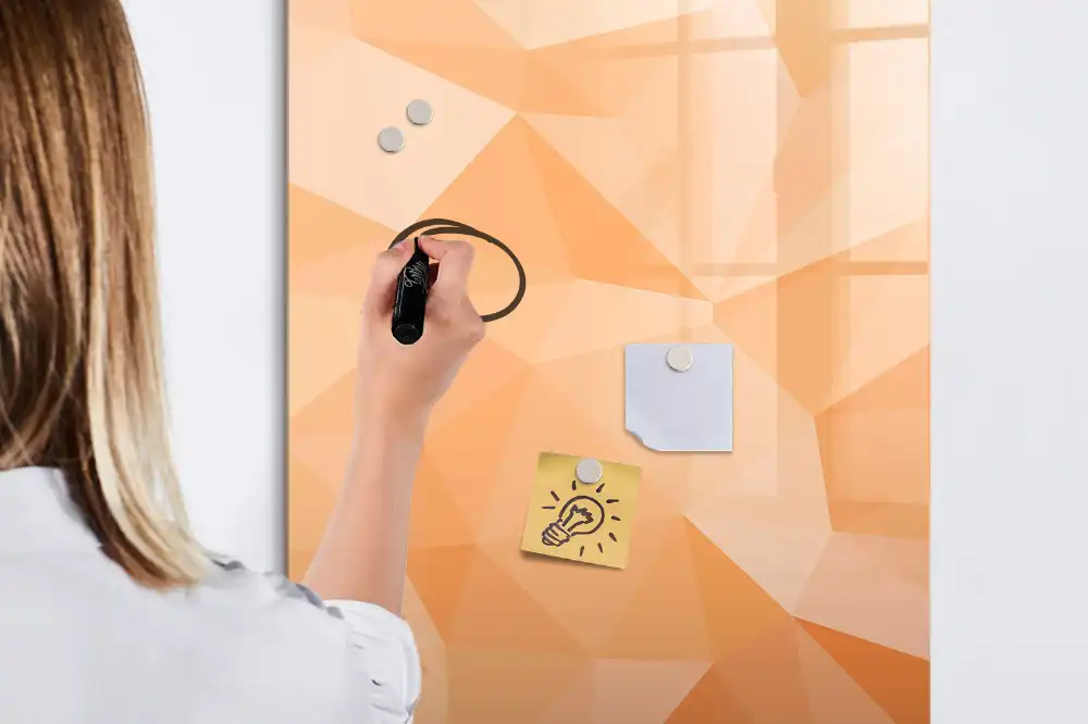 Magnetická popisovací tabule pro skládání trojúhelníků