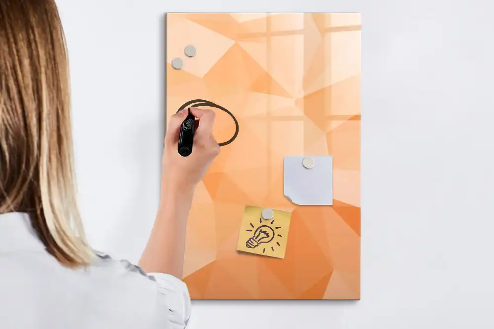 Magnetická popisovací tabule pro skládání trojúhelníků