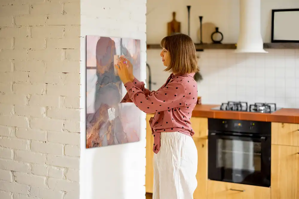 Stylová magnetická psací tabule z konglomerátu