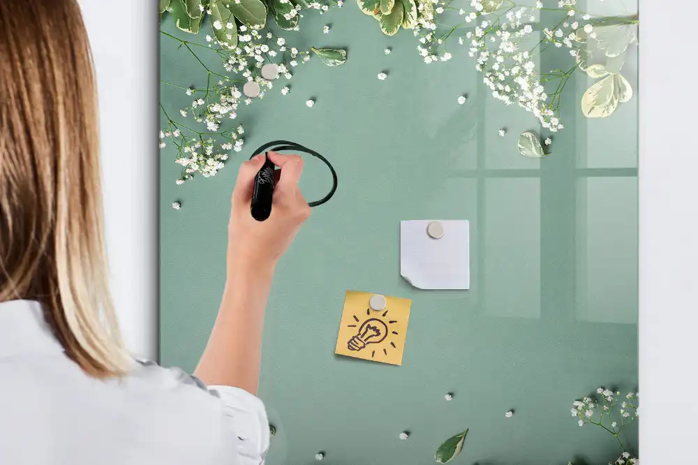 Magnetická psací tabule ze sádrového odlitku