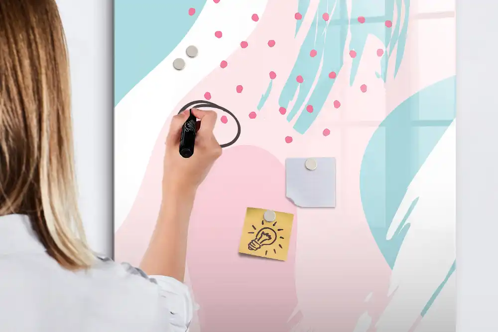 Magnetická kreslicí tabule se stylovou abstrakcí