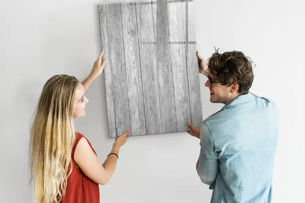 Magnetická popisovací tabule s dřevěnými konstrukčními prvky