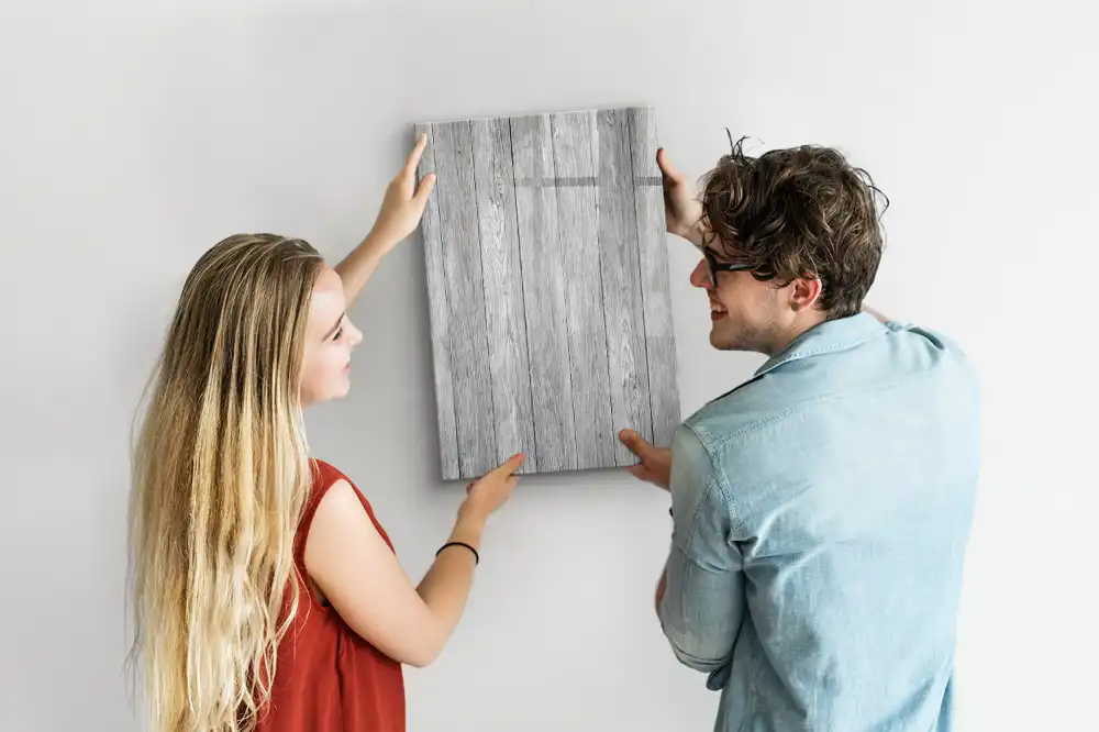 Magnetická popisovací tabule s dřevěnými konstrukčními prvky