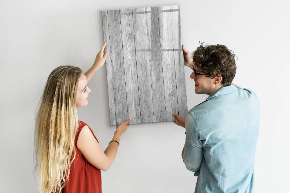 Magnetická popisovací tabule s dřevěnými konstrukčními prvky