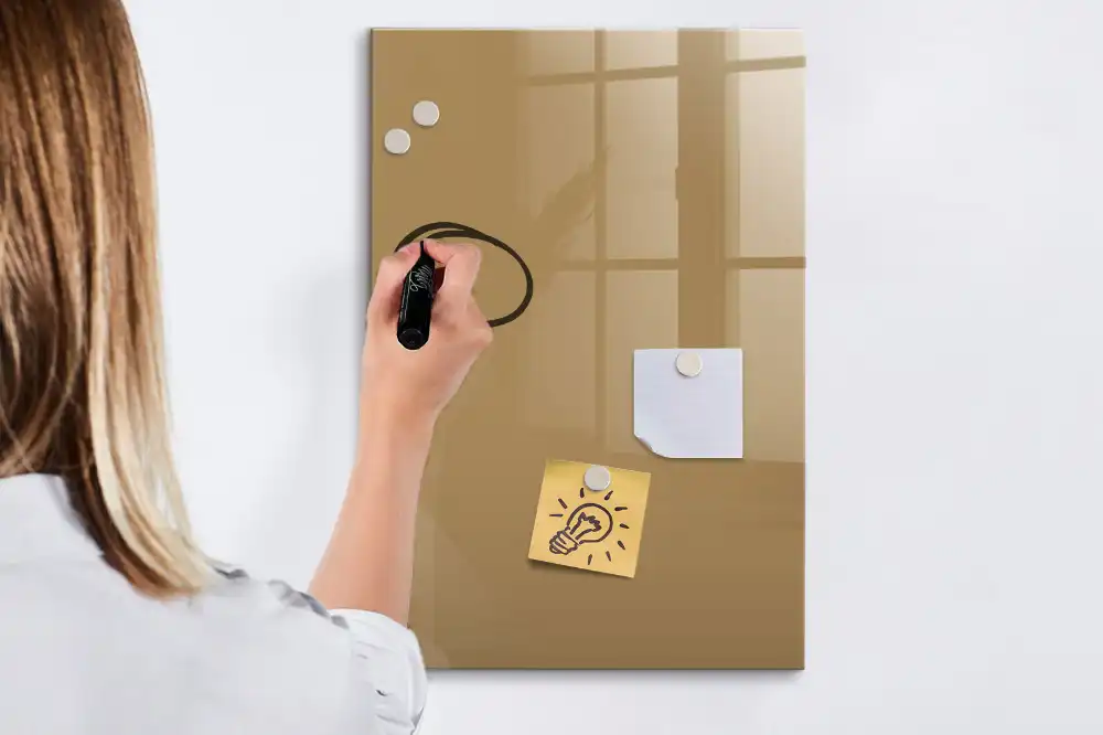 Magnetická popisovací tabule v tmavě béžové barvě