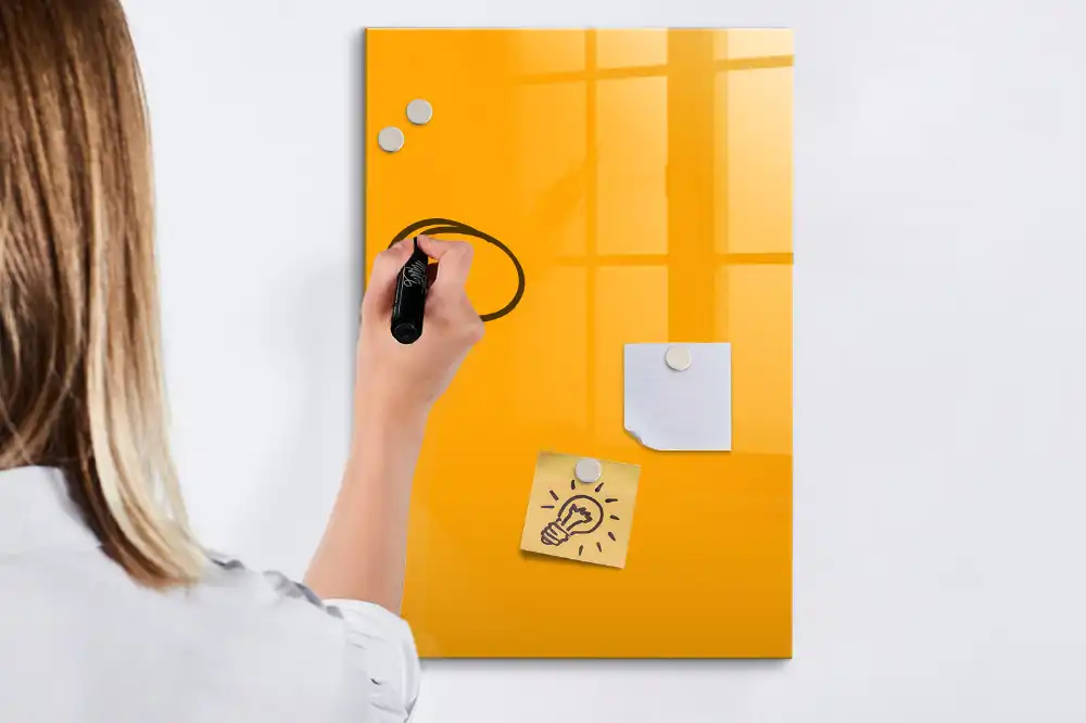 Magnetická kreslicí tabule zlatavě žlutá