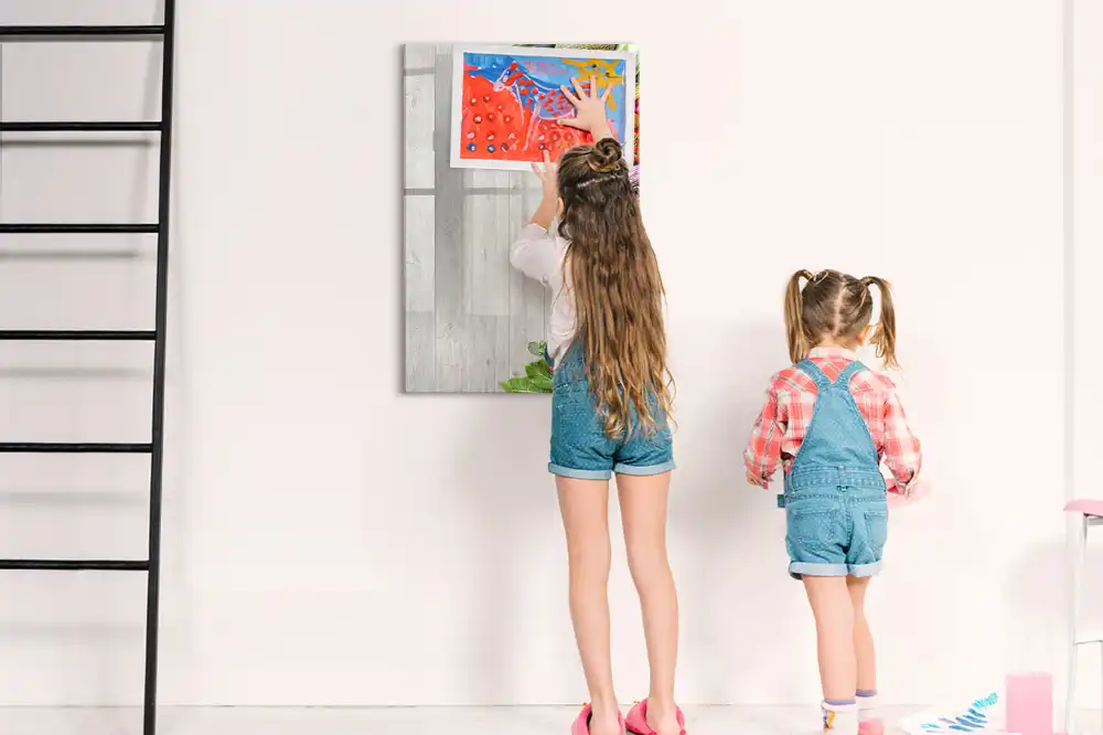 Magnetická kreslicí tabule se zeleninou na dřevěném podstavci