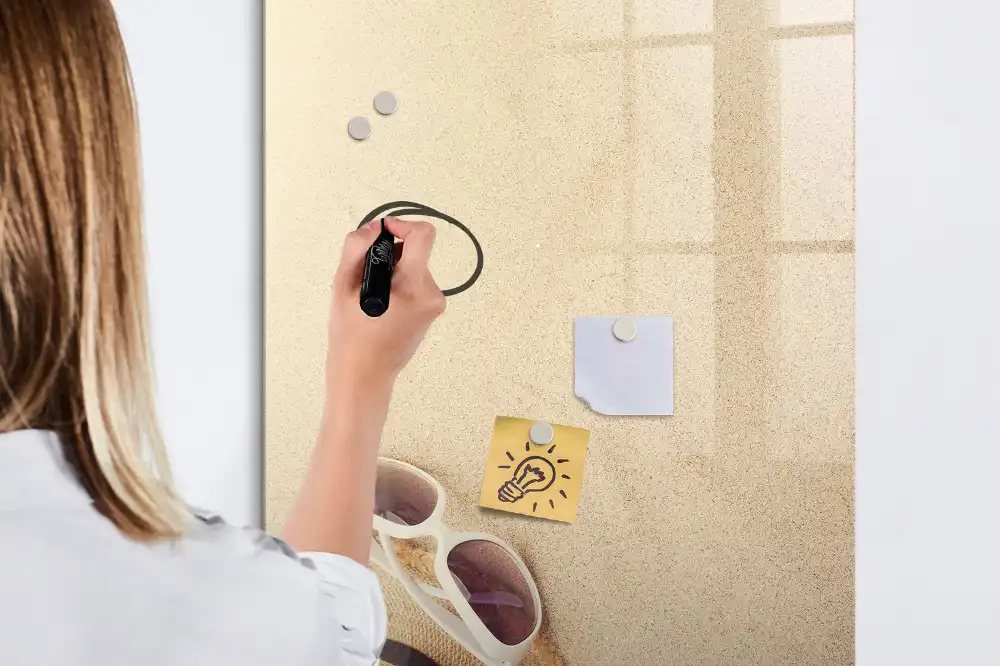 Magnetická kreslicí tabulka slaměný klobouk na písku