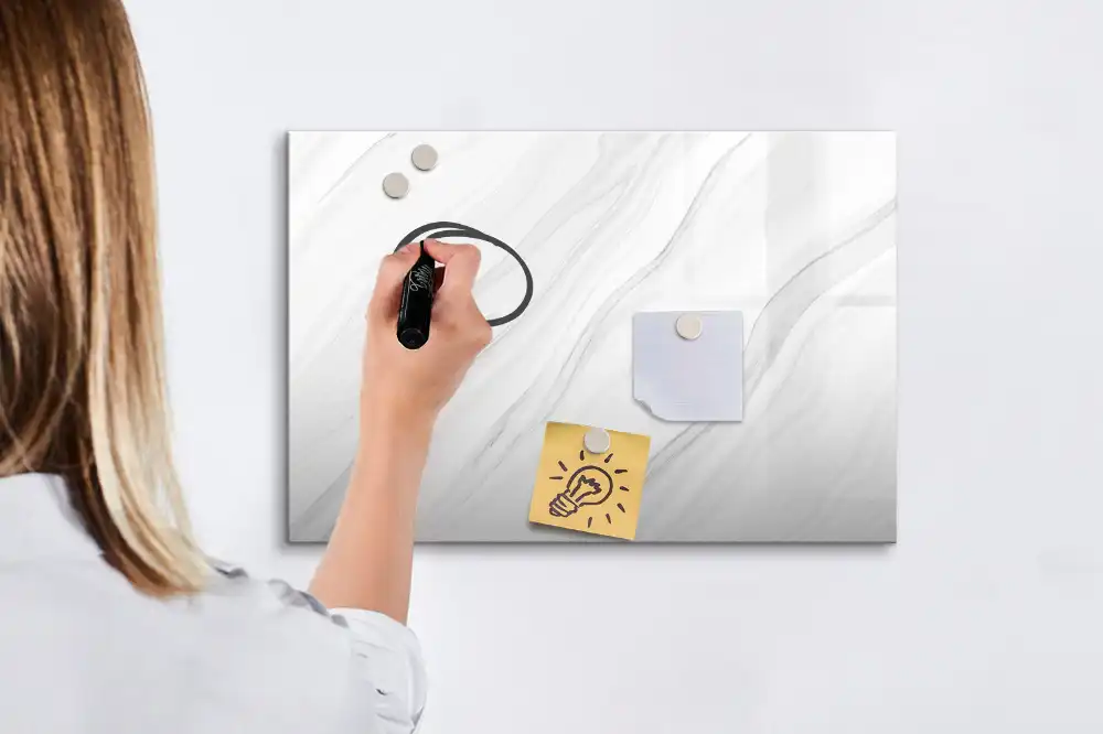 Dětská magnetická kreslící tabule s mramorovým designem