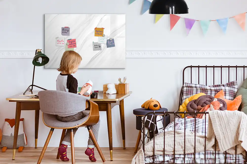 Dětská magnetická kreslící tabule s mramorovým designem