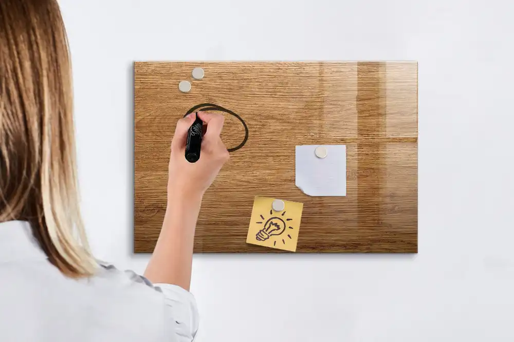 Dětská magnetická kreslící tabule z lehkého dřeva