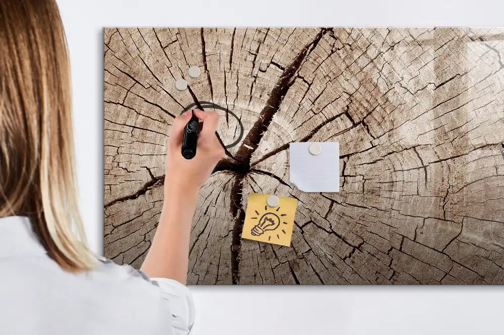 Magnetická kreslicí tabulka pro děti s motivem kmene stromu