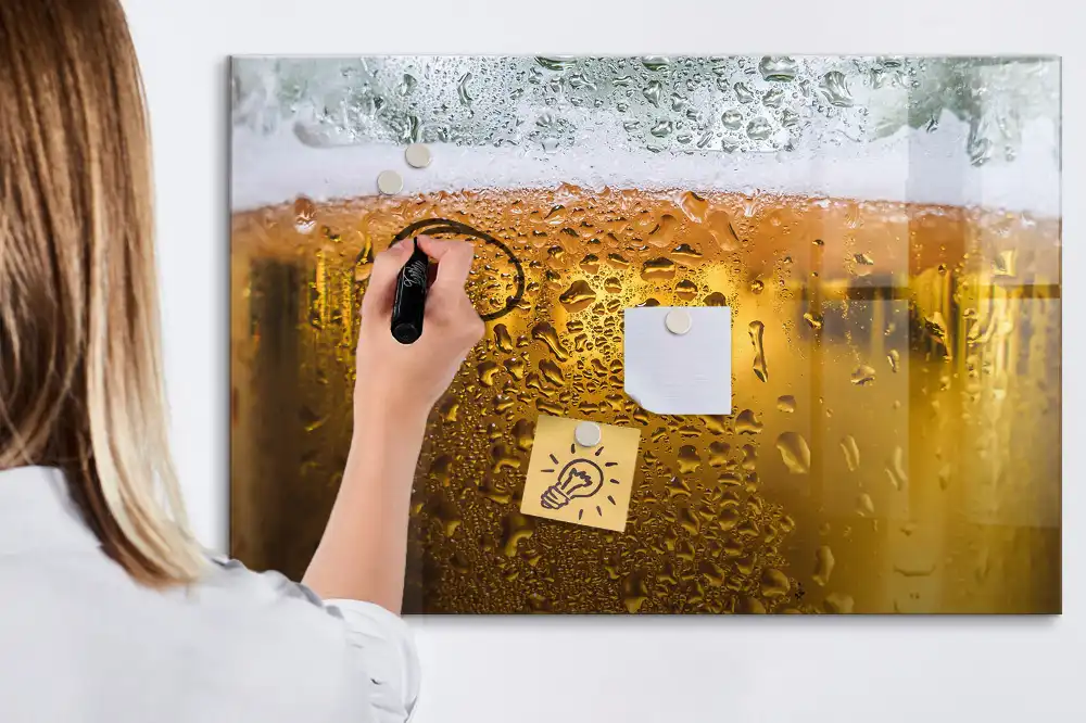 Magnetická kreslící tabule pro děti s motivem pivní sklenice s pěnou