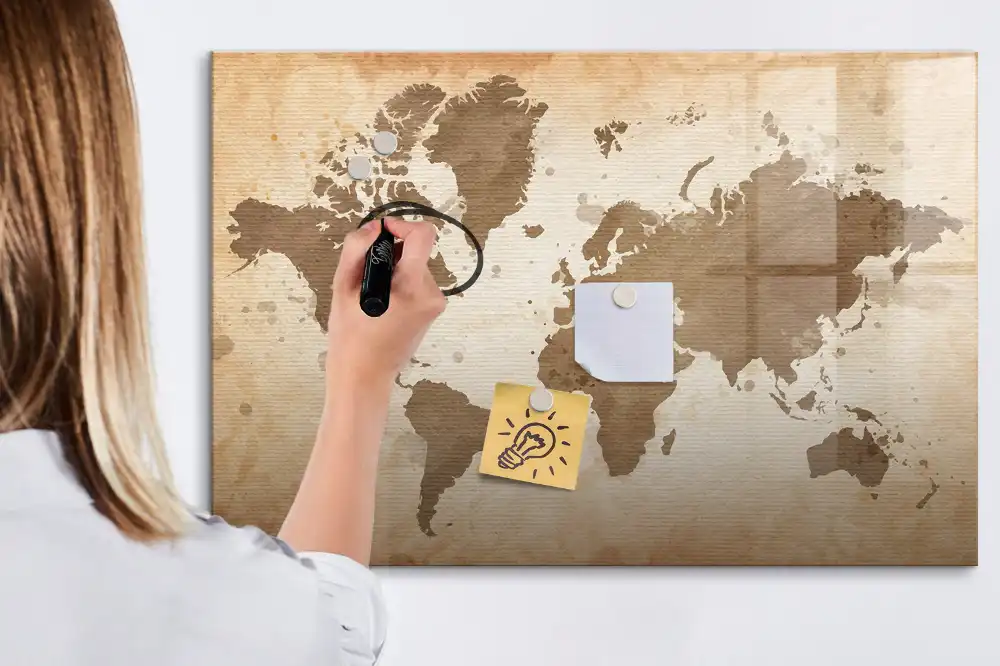 Magnetická kreslící tabule pro děti s ilustrovanou mapou světa
