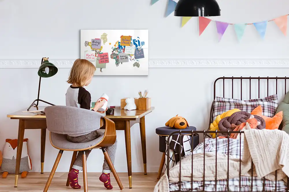 Magnetická tabule na kreslení s popisem kontinentů