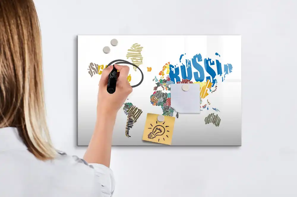 Magnetická tabule na kreslení s popisem kontinentů