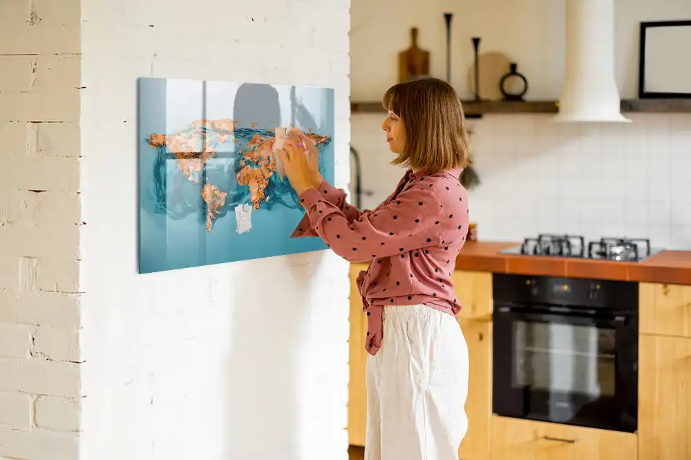 Magnetická kreslicí tabule s mapou kontinentů