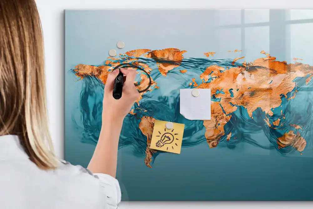 Magnetická kreslicí tabule s mapou kontinentů